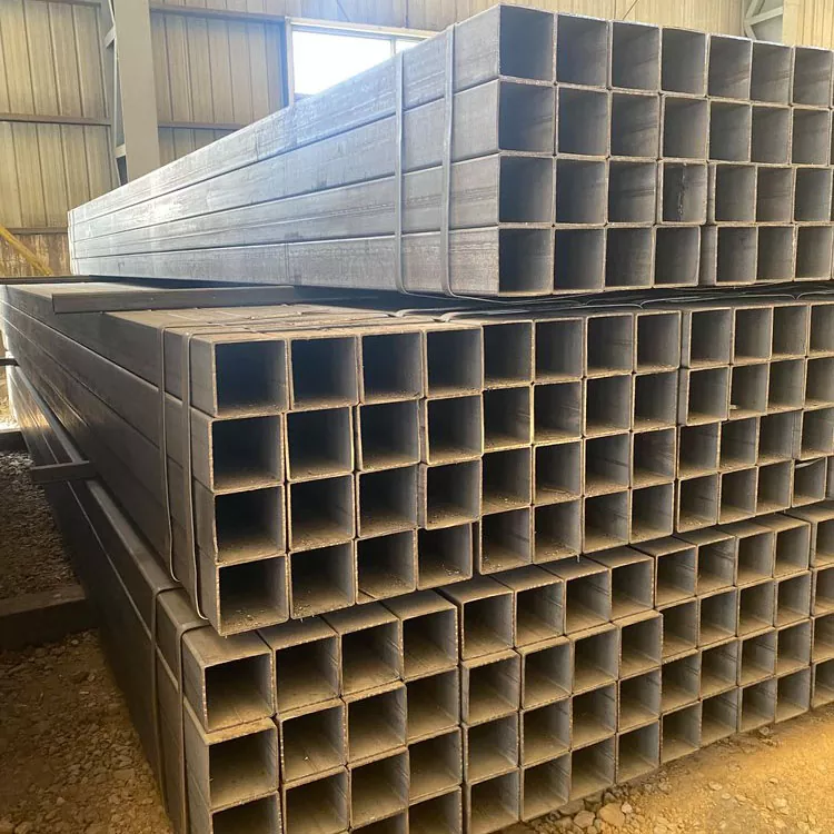 Чорна смугаста прямокутна труба