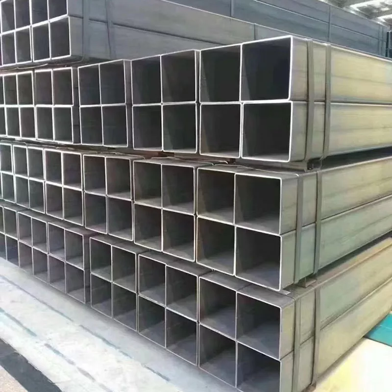 Чорна прямокутна трубка з прямим розрізом